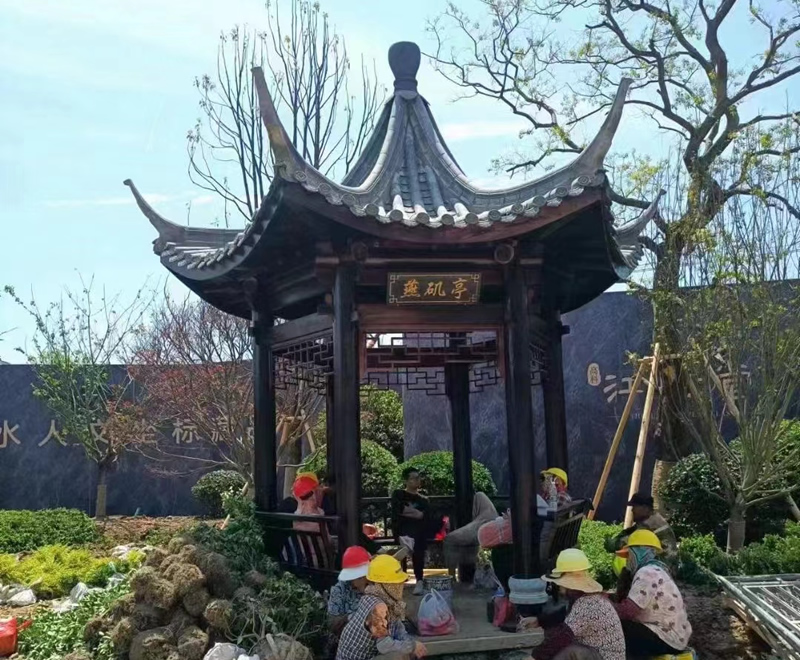 木質涼亭